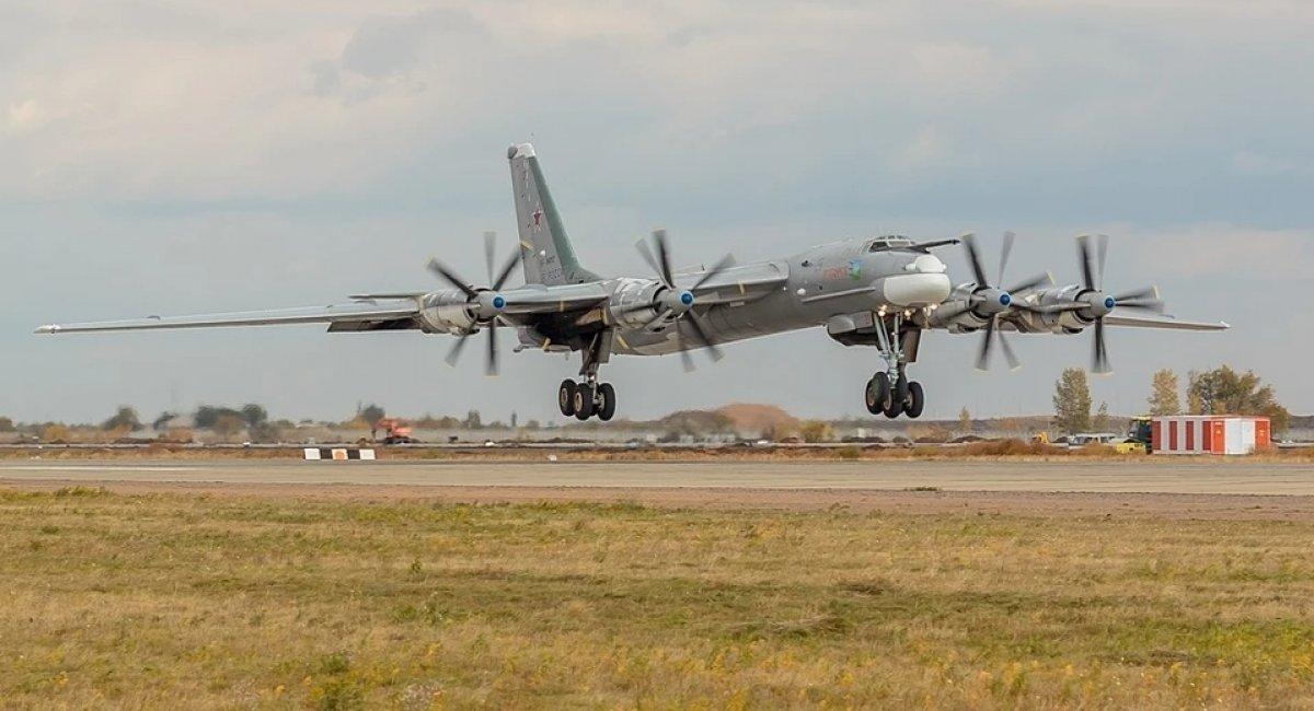 How the fuel depot near the "Engels" airfield, supplying Tu-95MS and Tu-160 aircraft, was destroyed by our drones on January 8 and 14.