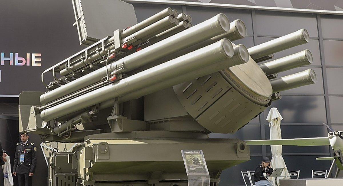 Russians are seeking a buyer for their "Pantsir-SMD-E" system, which has been produced without guns or chassis.