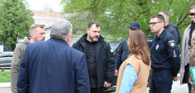 &quot;Прежде всего – безопасность&quot;: министр МВД в Черкассах и Чернигове встретился с руководителями ОВА